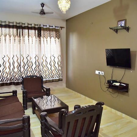 Fieldstone Lovely 2 Bhk Ac Apartment Talaulim Zimmer foto